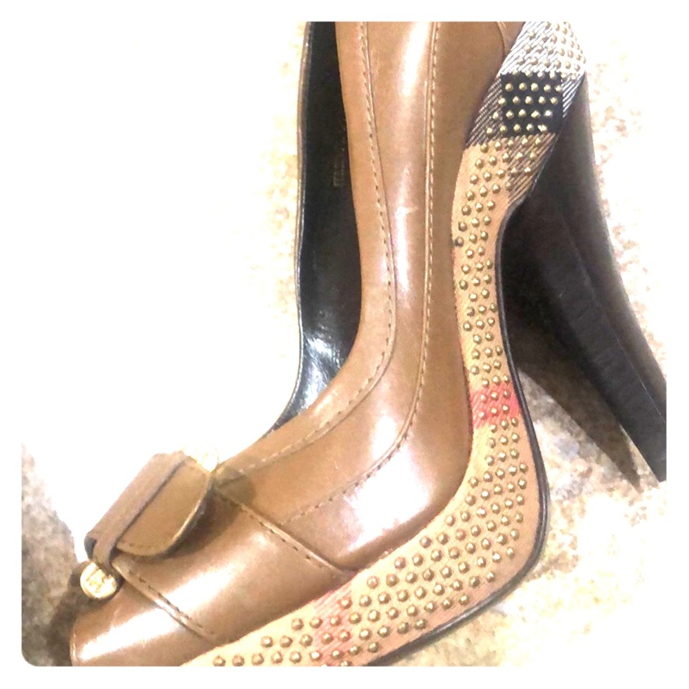 COPY - Women’s Burberry Shoes 7.5
